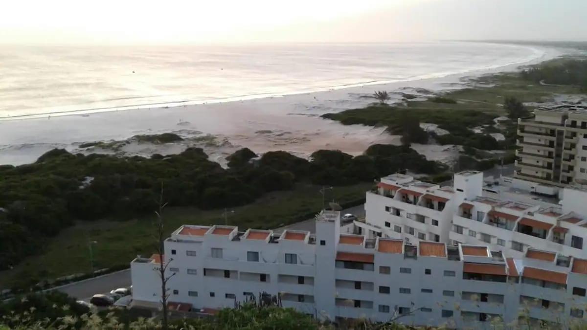 Apto Na Orla Da Praia Grande Com Piscina E Garagem Arraial do Cabo Zewnętrze zdjęcie